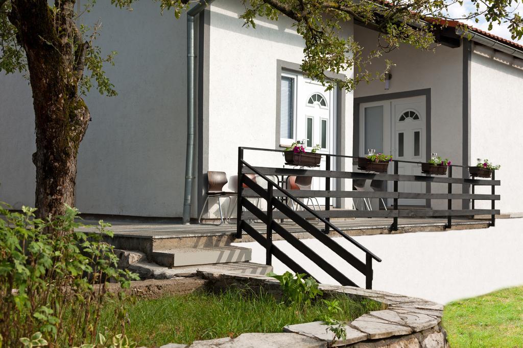 Apartment & Room Toma Smoljanac Exterior foto
